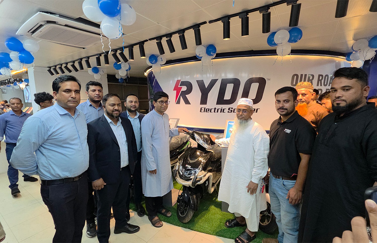 রাইডো ইলেকট্রিক স্কুটারের শোরুম এখন রাজধানীর বসুন্ধরায়